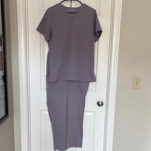 Scrub Set - Mandala Women’s Scrub Set with Small Cargo-Style Pants/Medium Top